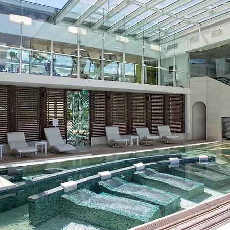 Riviera Golf Hotel