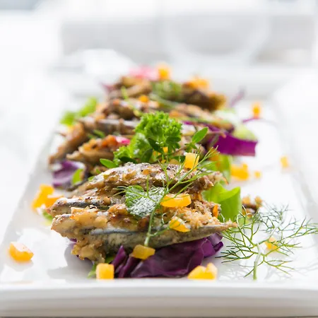 Riviera Golf מלון