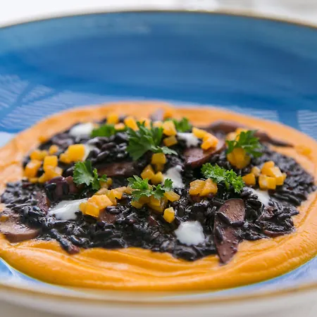 Riviera Golf מלון