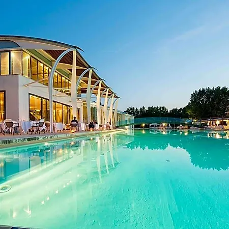 Riviera Golf Hotel 4*